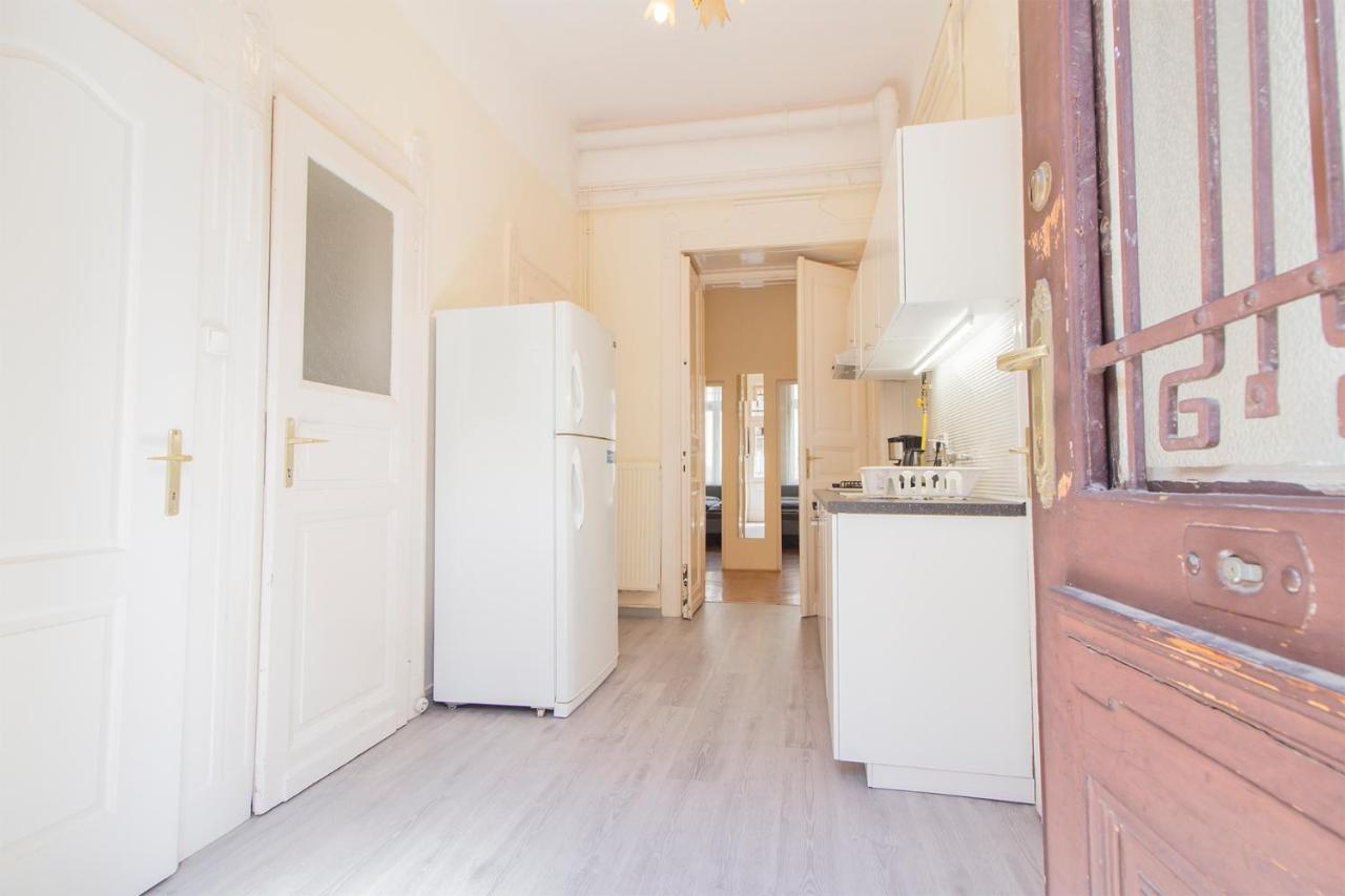 Joseph Boulevard - 3bdr, 2bath, 8ppl Lejlighed Budapest