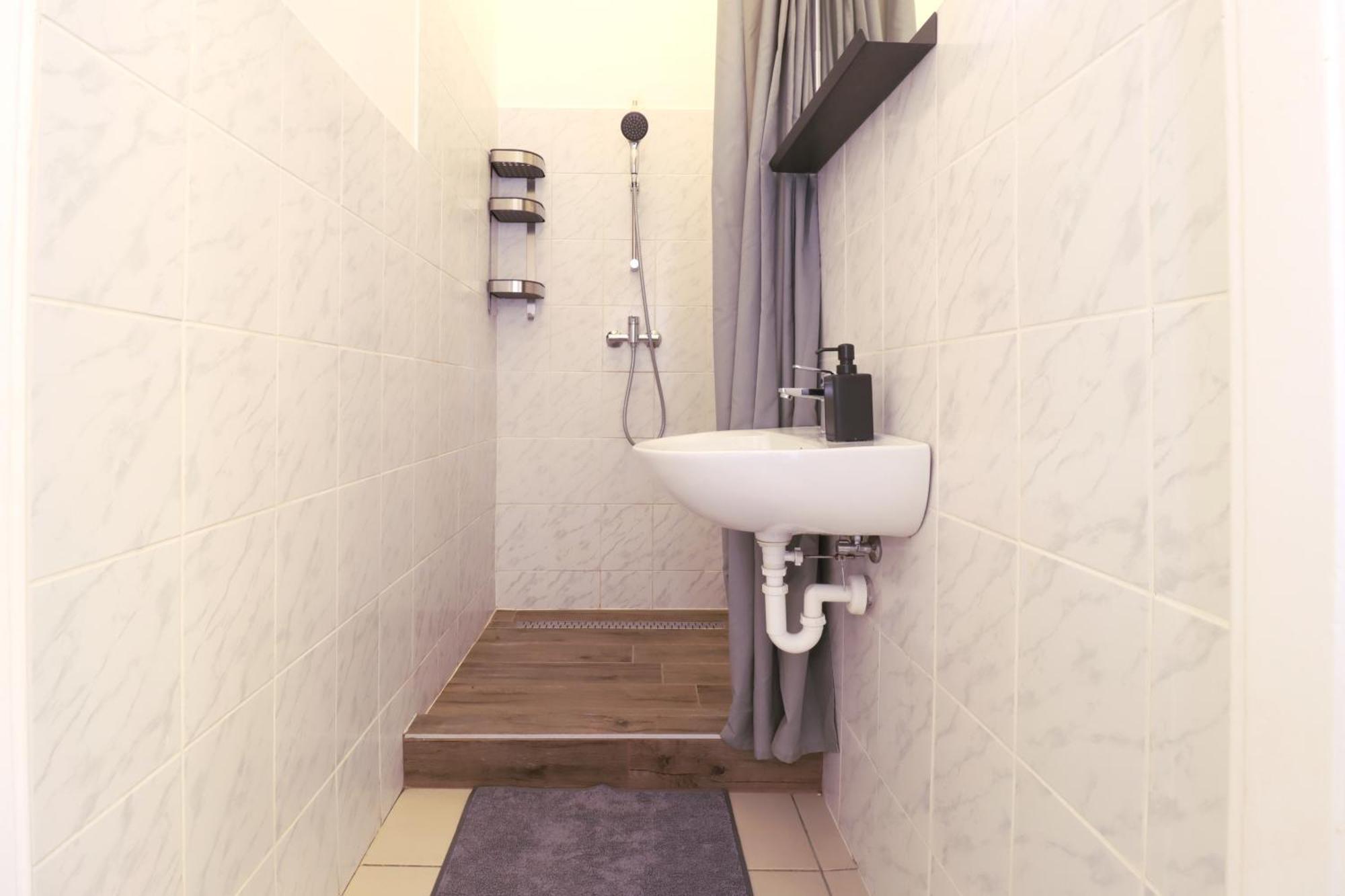 Lejlighed Joseph Boulevard - 3bdr, 2bath, 8ppl *