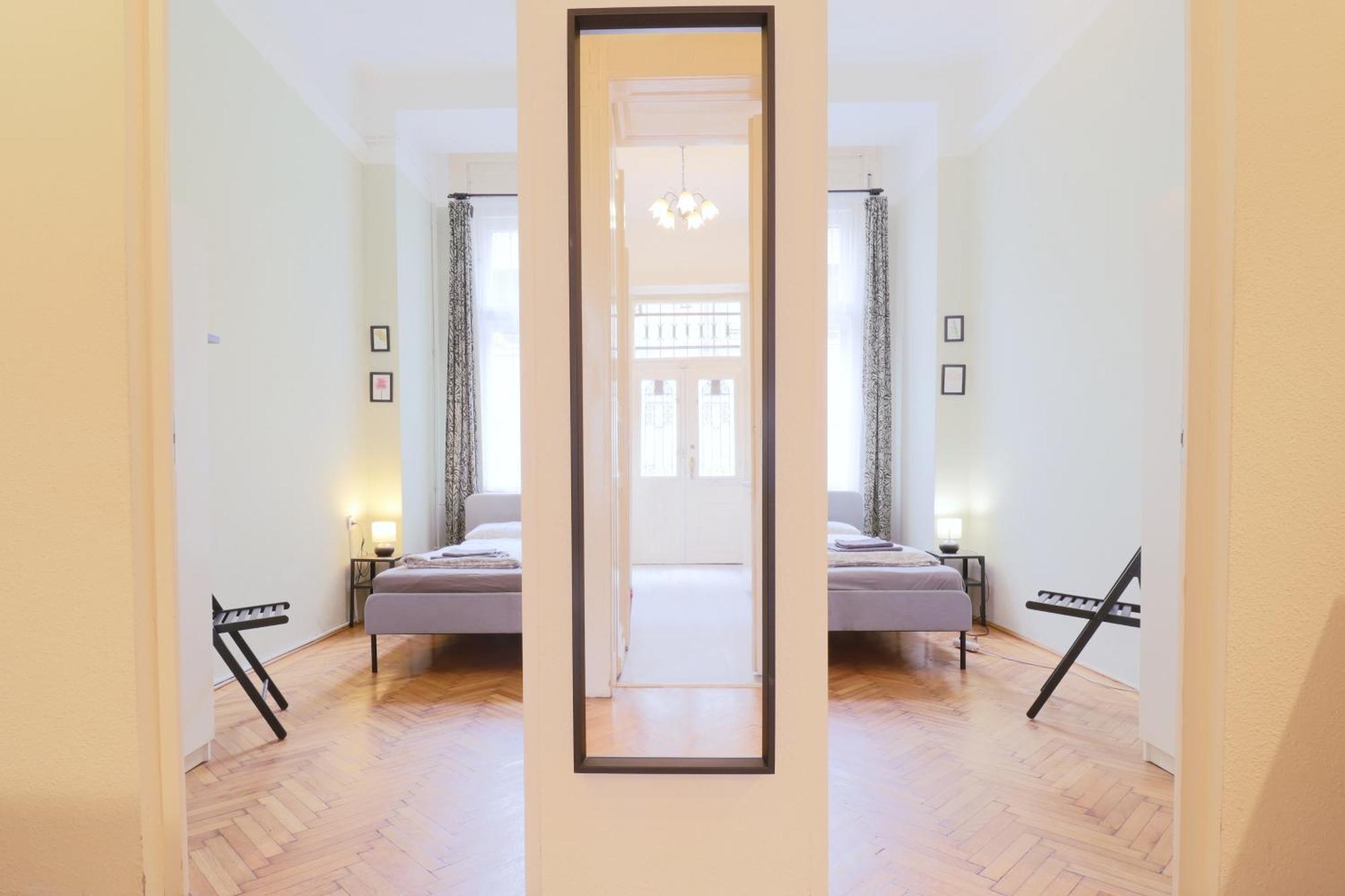 Joseph Boulevard - 3bdr, 2bath, 8ppl Lejlighed *