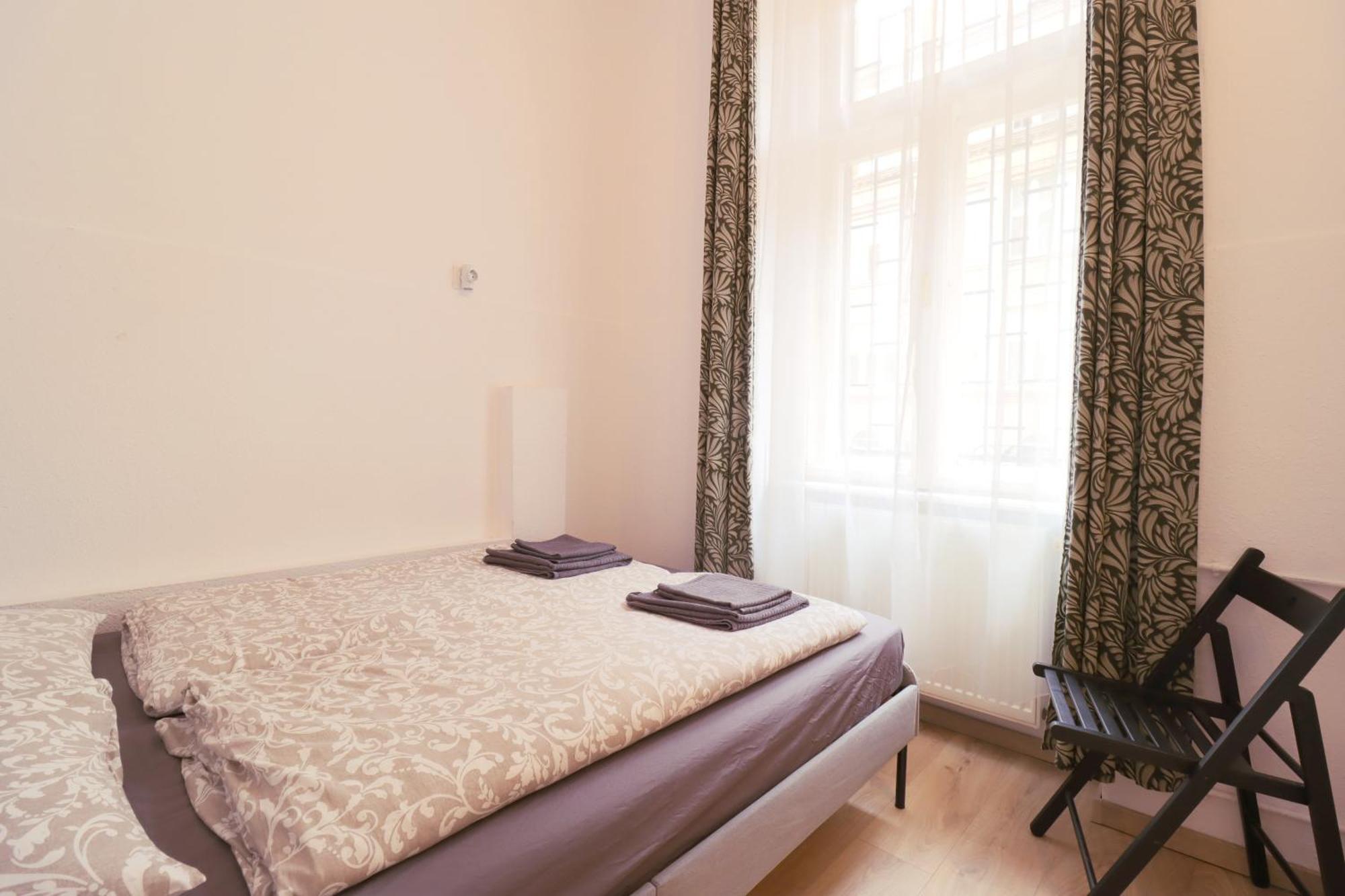 Joseph Boulevard - 3bdr, 2bath, 8ppl Budapeszt