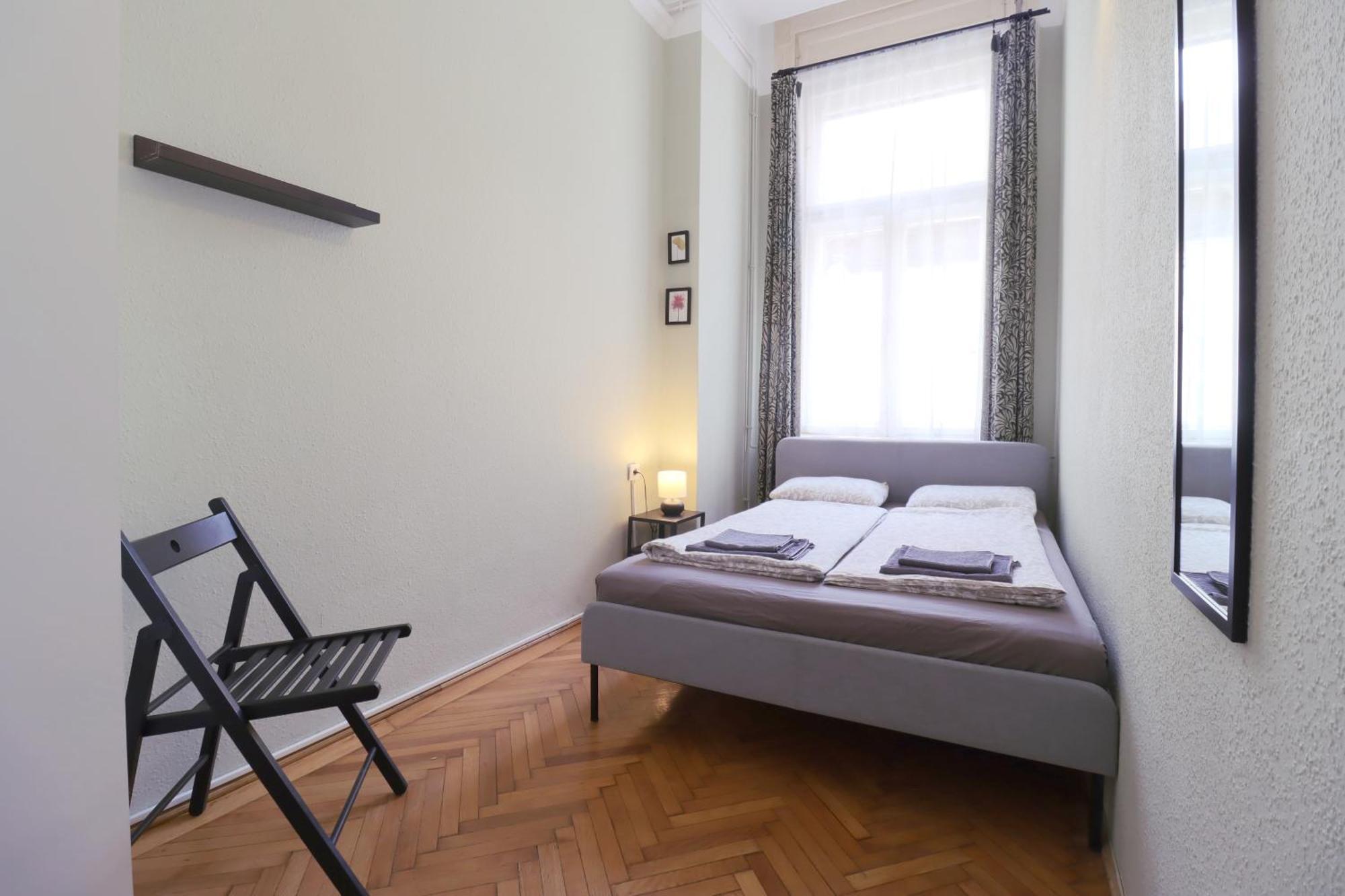 Joseph Boulevard - 3bdr, 2bath, 8ppl Budapeszt